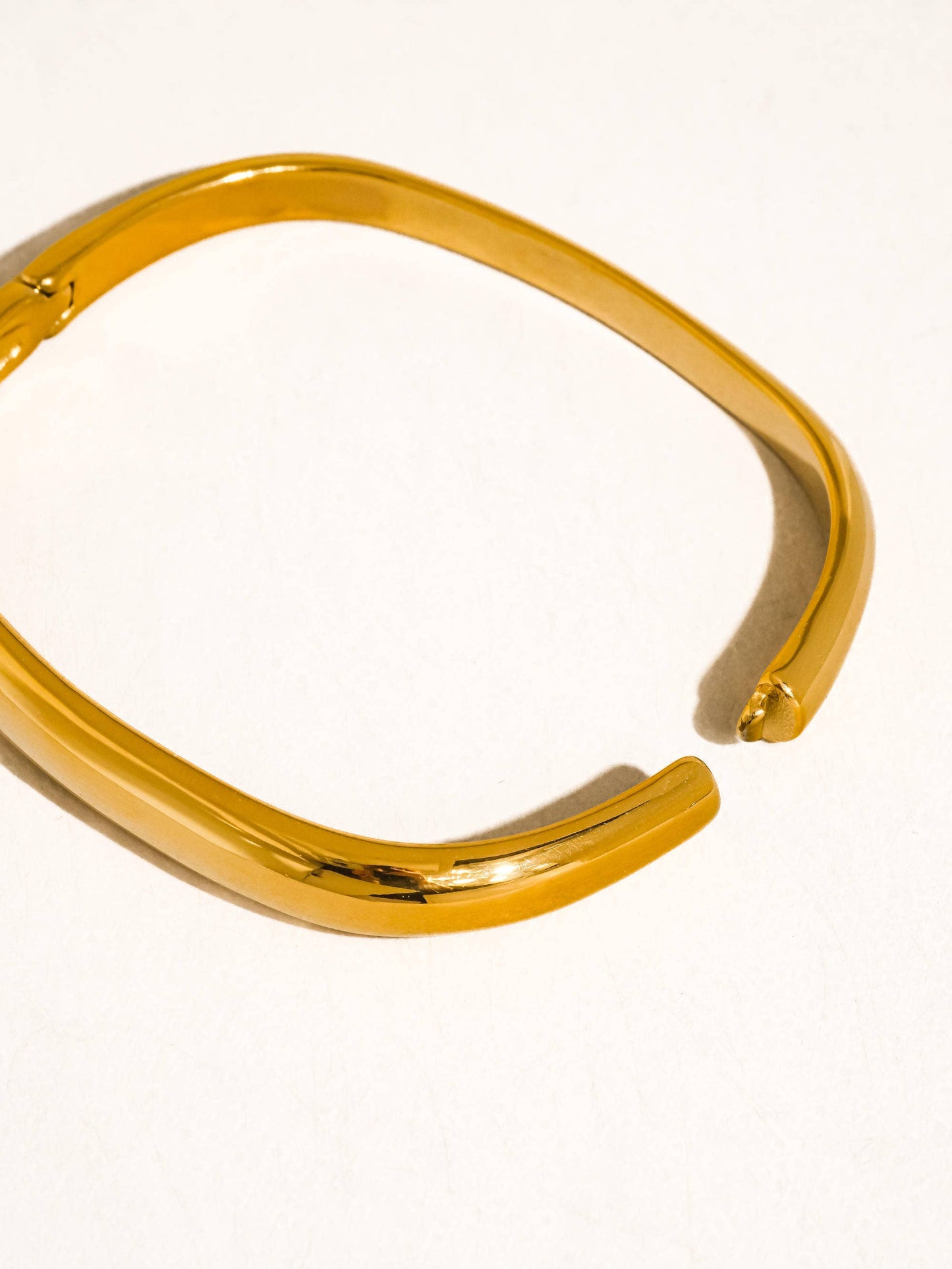 REN 18K GOLD STAINLESS BANGLE