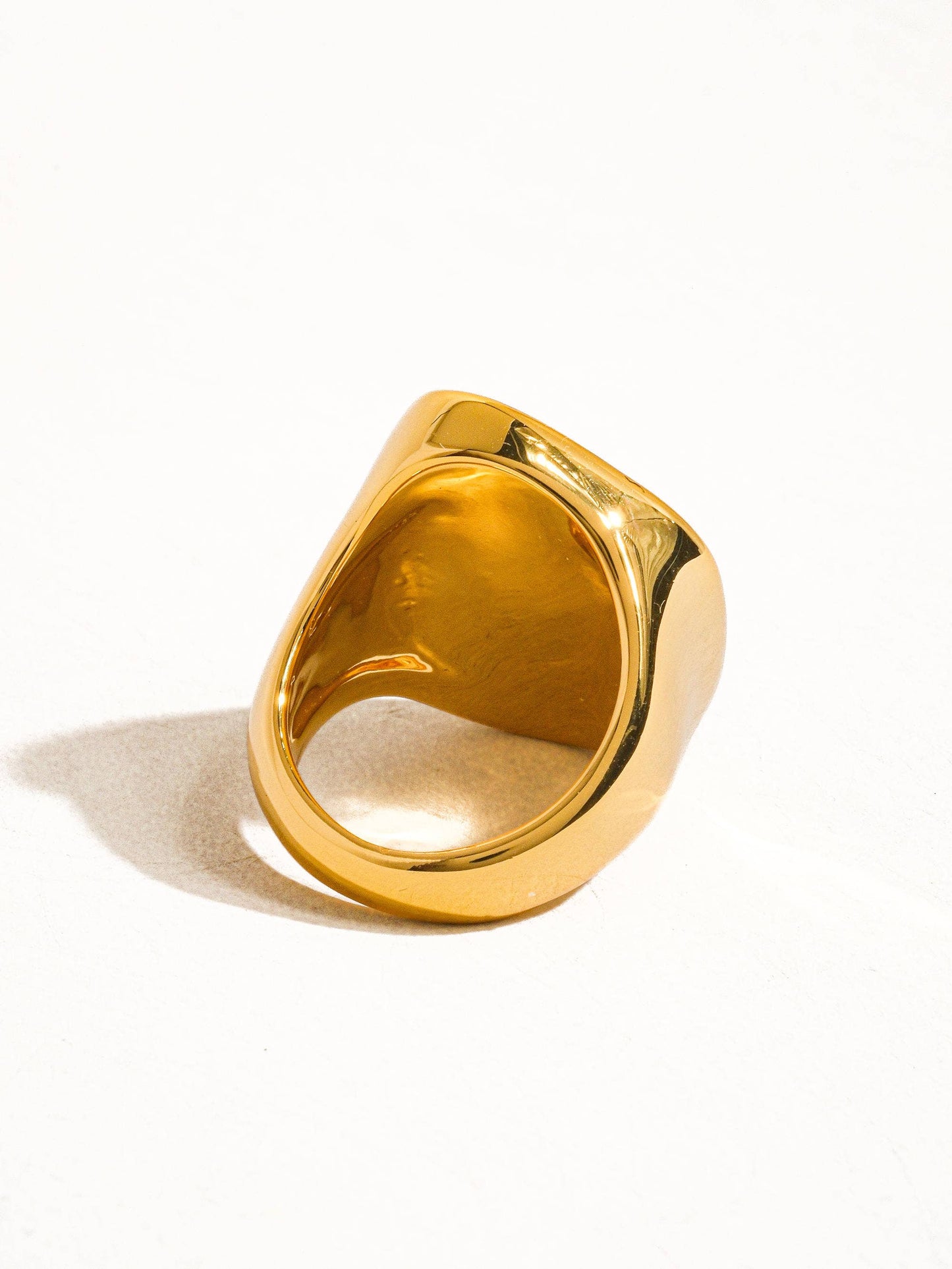 CALI 18k GOLD SHELL RING