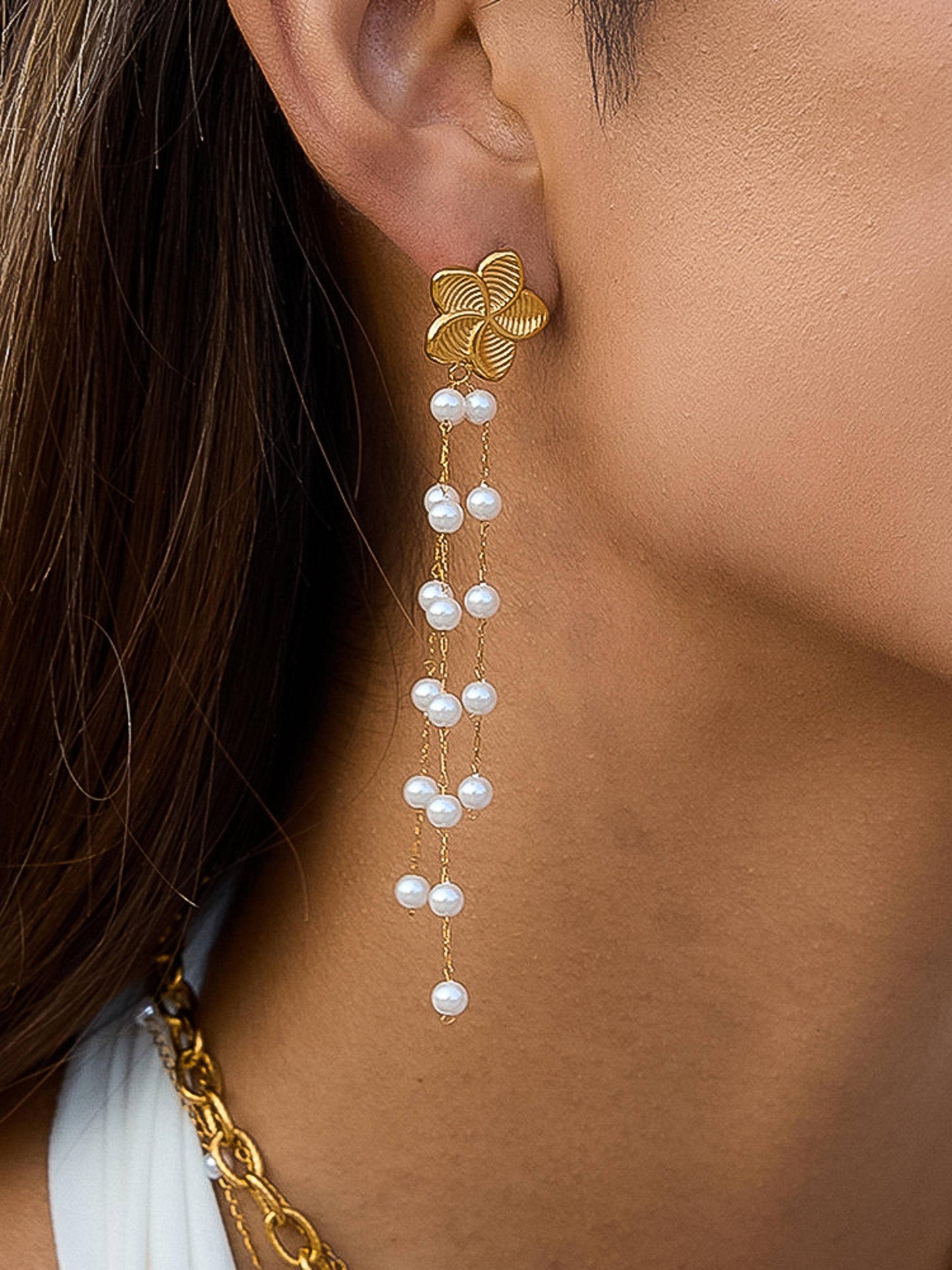 THALINE FLORAL PEARL EARRINGS