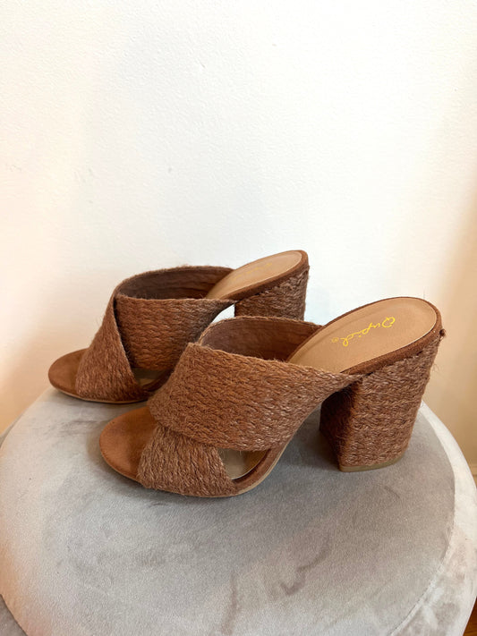 LAKE HEELS