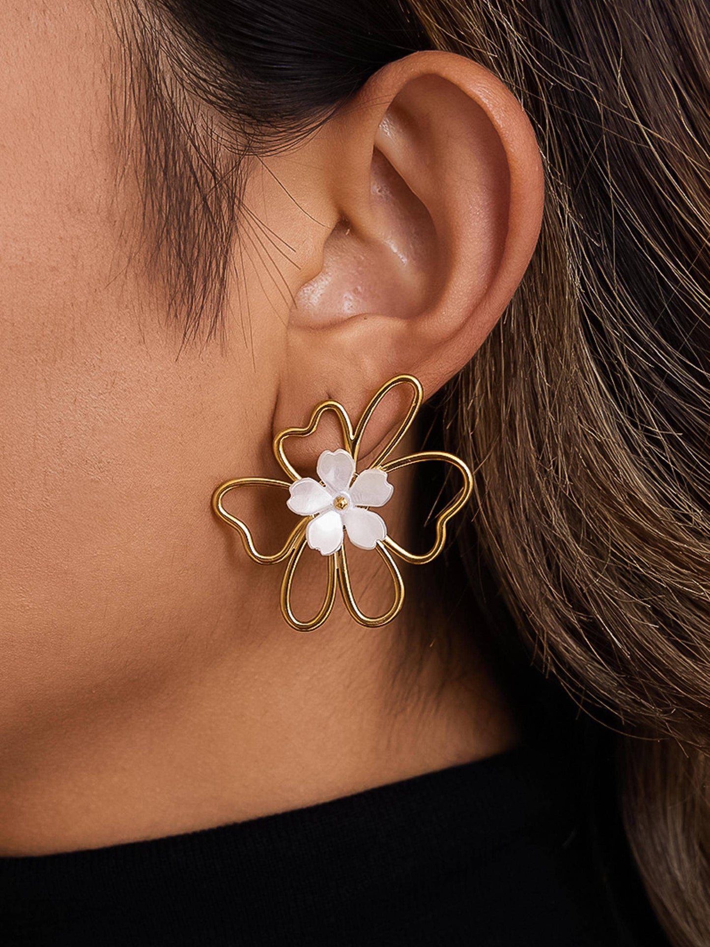 ROSELINE GOLD PETAL EARRINGS