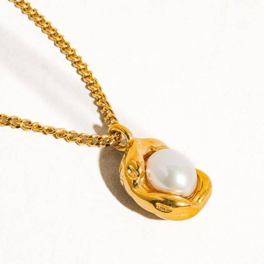 NESTING PEARL NECKLACE